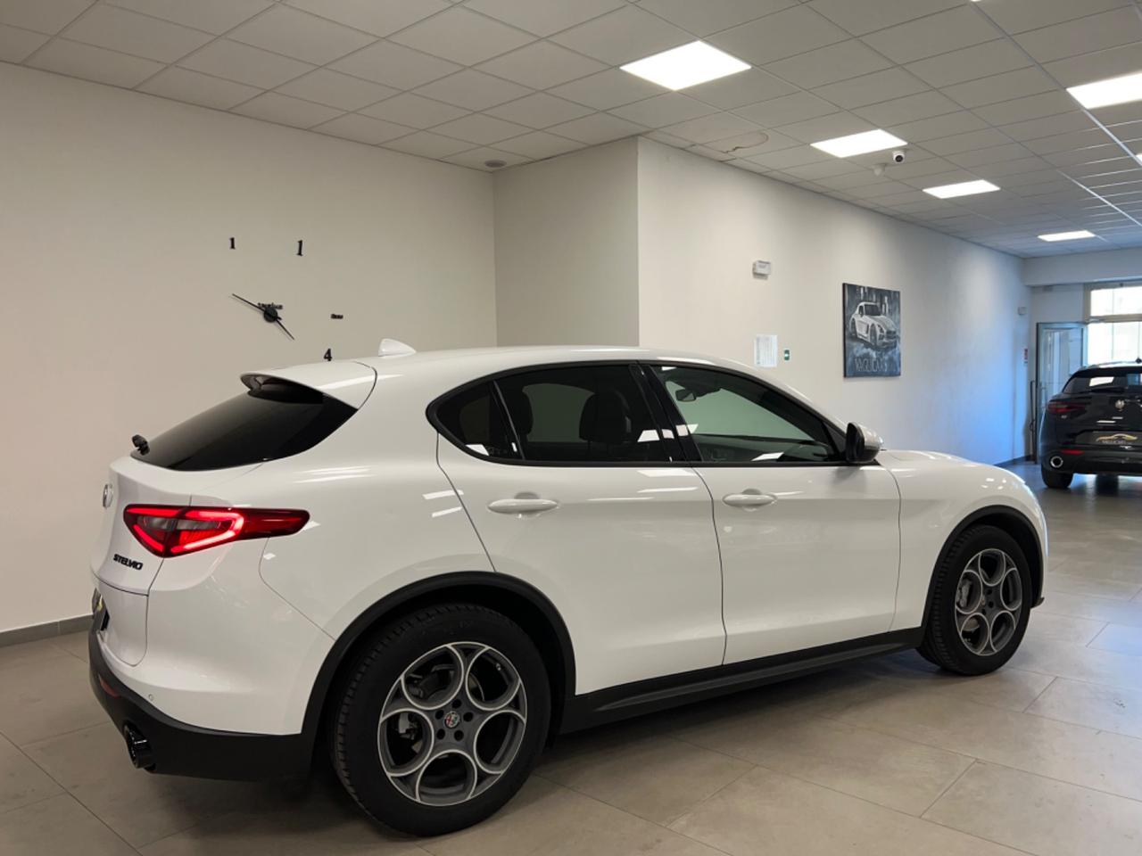 Alfa Romeo Stelvio 2.2 Turbodiesel 160 CV AT8 RWD Business