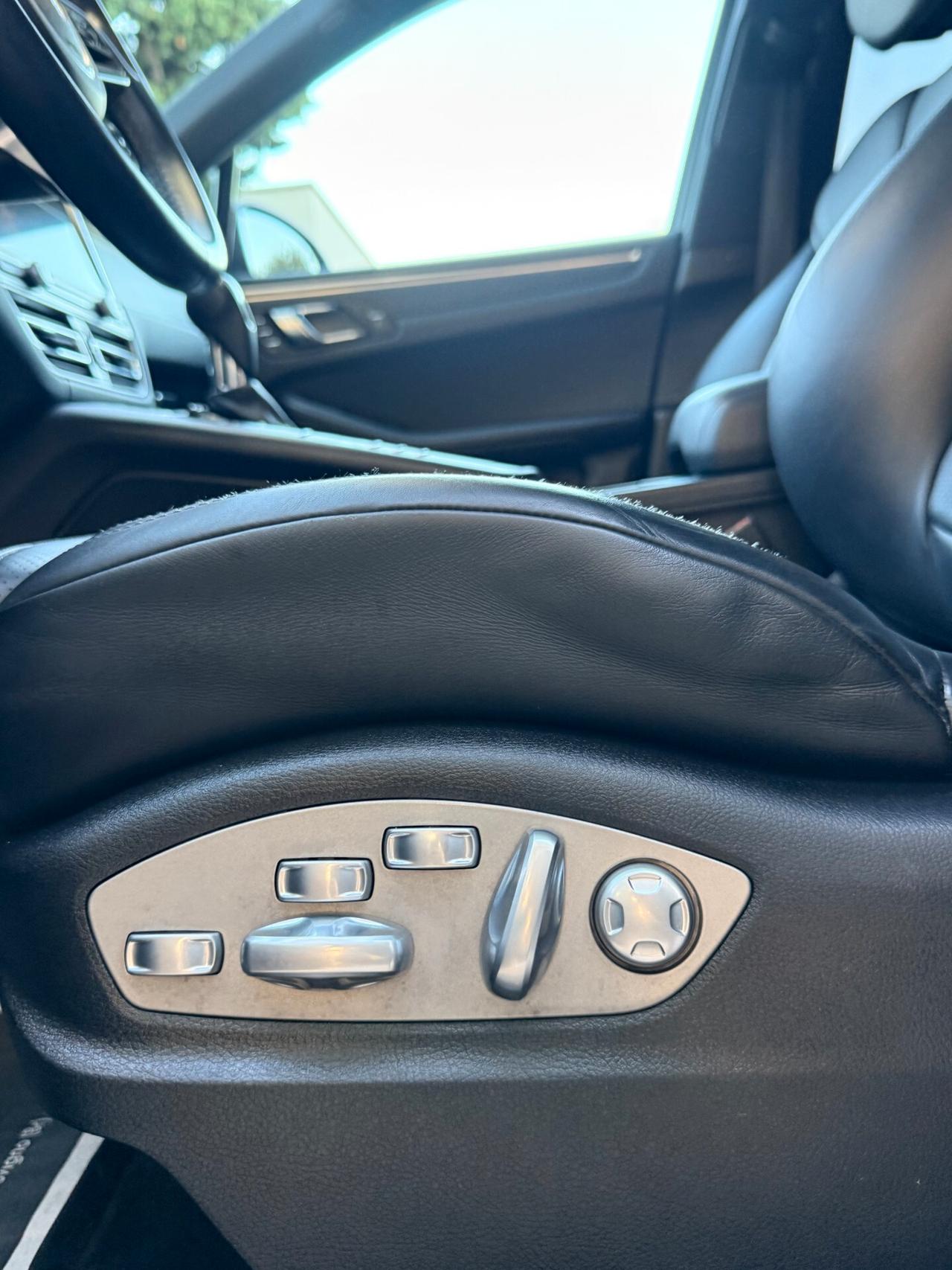 Porsche Macan 2.0 245cv pdk NAVI,TELECAMERA,VIRTUAL COCKPIT,APPLE CARPLAY,FULL LED,PELLEANDROID AUTO,ANTIFURTO