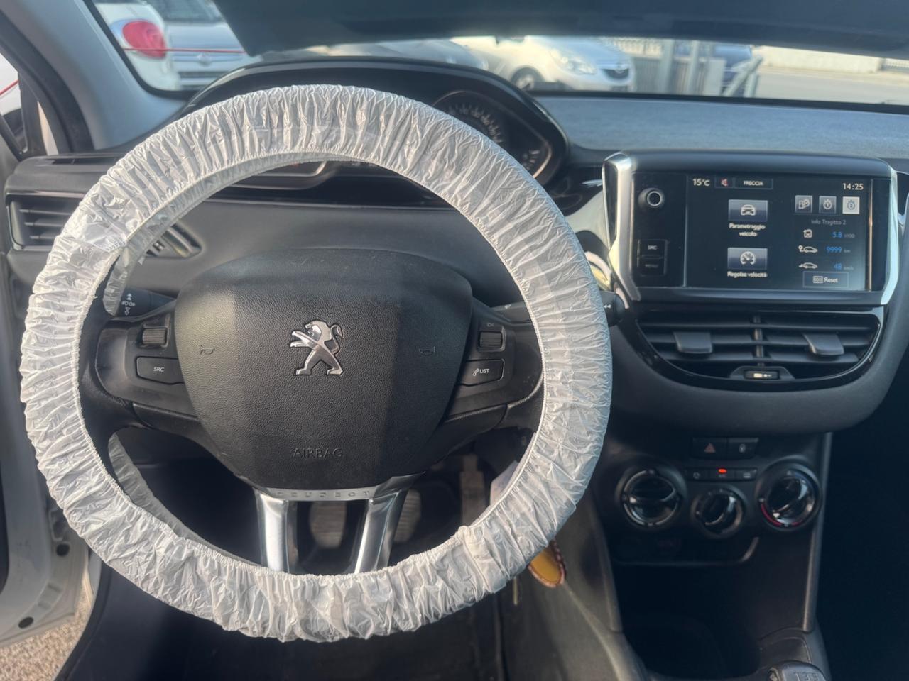 Peugeot 208 PureTech 82 3 porte Allure