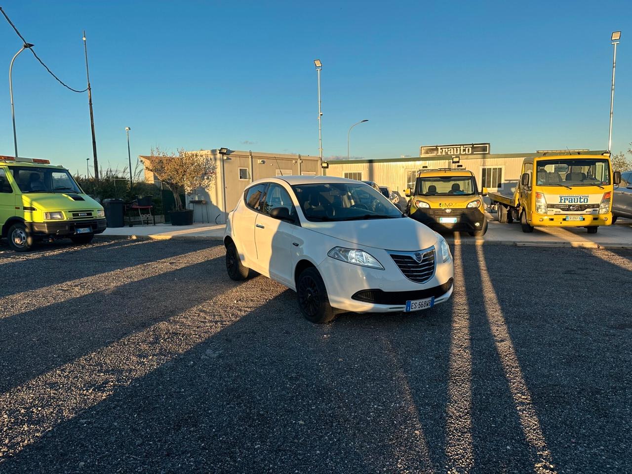 Lancia Ypsilon 0.9 TwinAir 85 CV 5 porte Metano Ecochic Gold