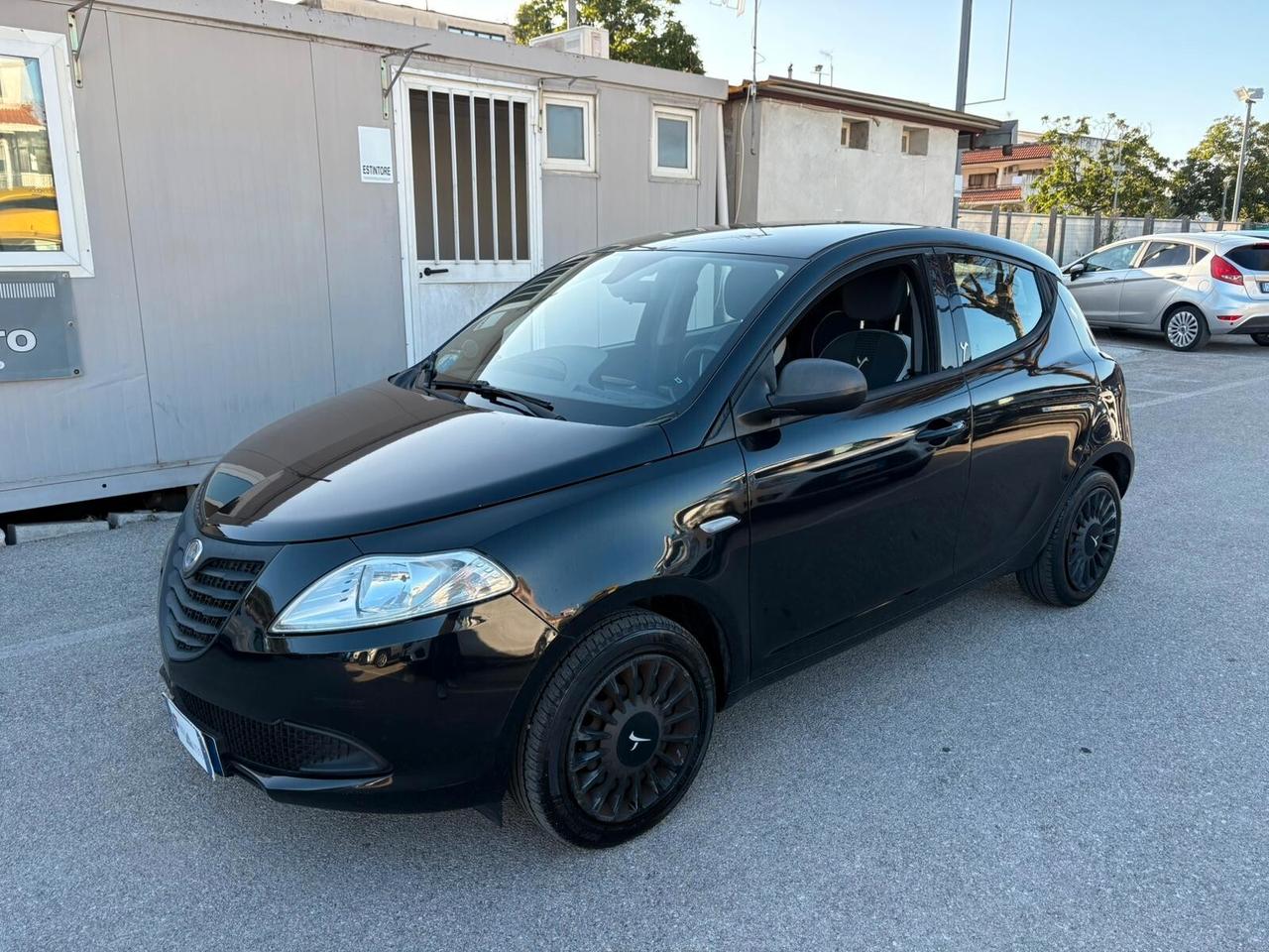 Lancia Ypsilon 1.2 69 CV 5 porte S&S Platinum