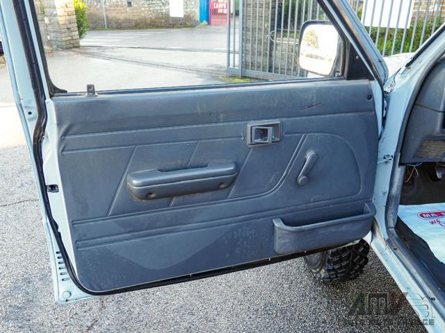 TOYOTA Hilux 2.4 diesel Pick-up 4x4 AUTOCARRO N1