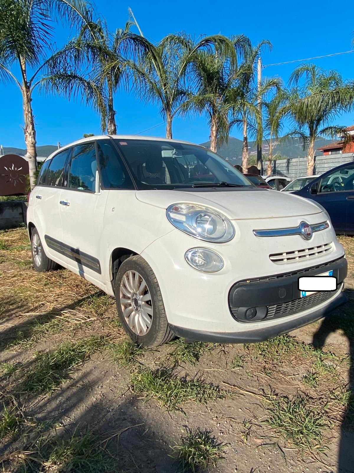 Fiat 500L 1.6 Multijet 120 CV Lounge LEGGI