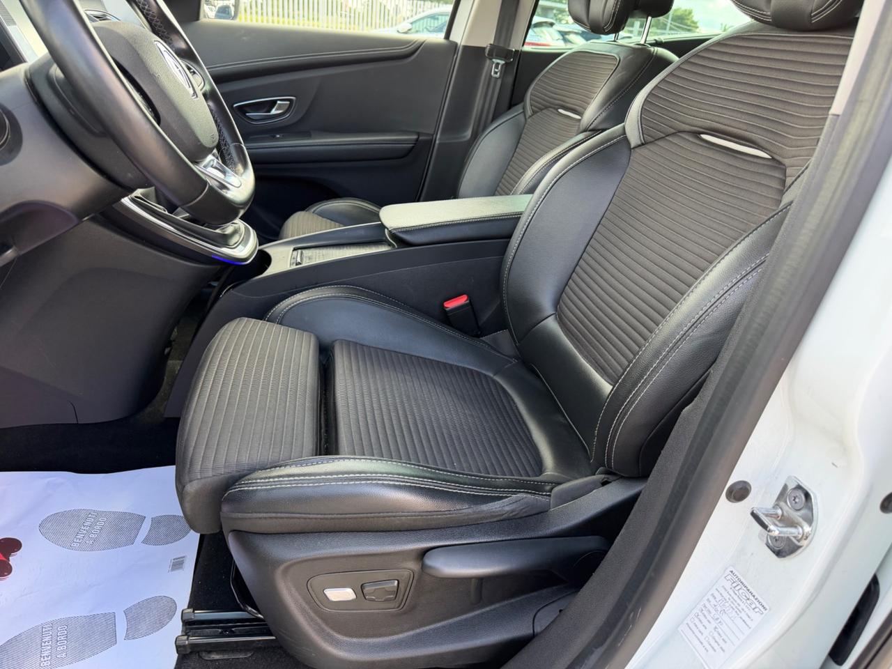 RENAULT SCENIC 1.6 DCI 130 BOSE FULL PERLATA MY18