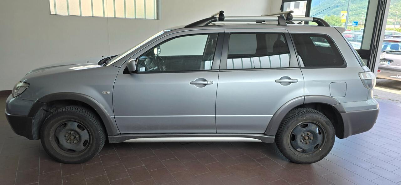 Mitsubishi Outlander 2.0i 16V 4WD Automatica Gancio