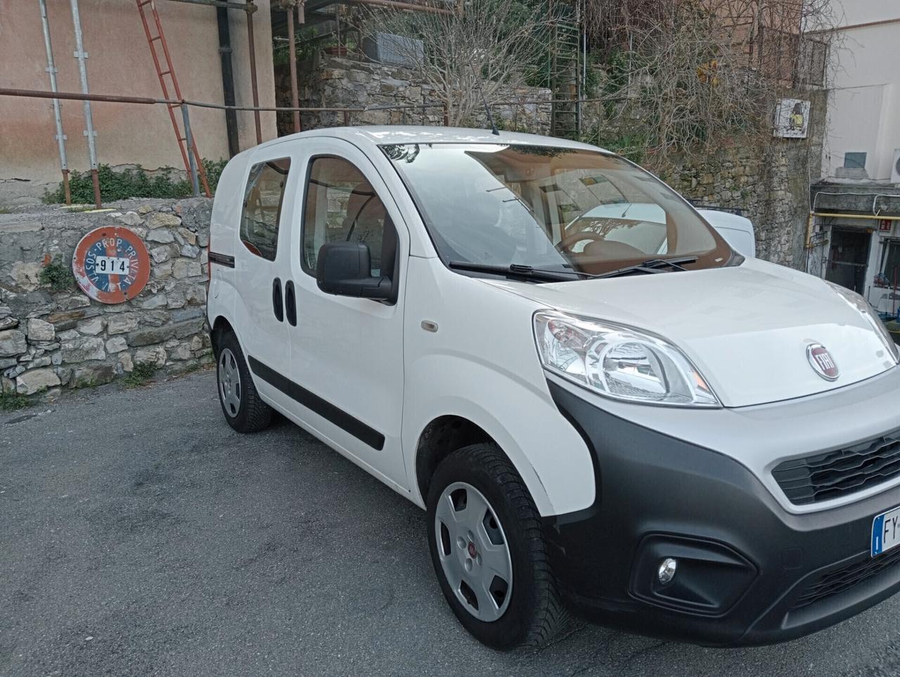 Fiat Fiorino 1.4 8V 77CV Benz. autocarro 5 posti