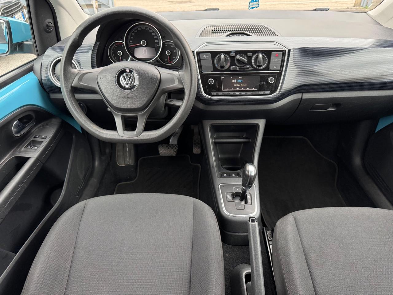 Volkswagen up! 1.0 ASG 2017 automatica