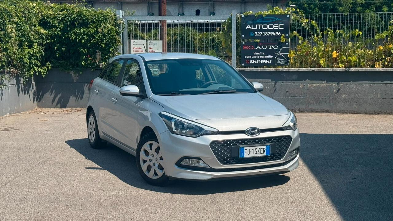 Hyundai i20 1.1 CRDi 12V 5 porte Blackline