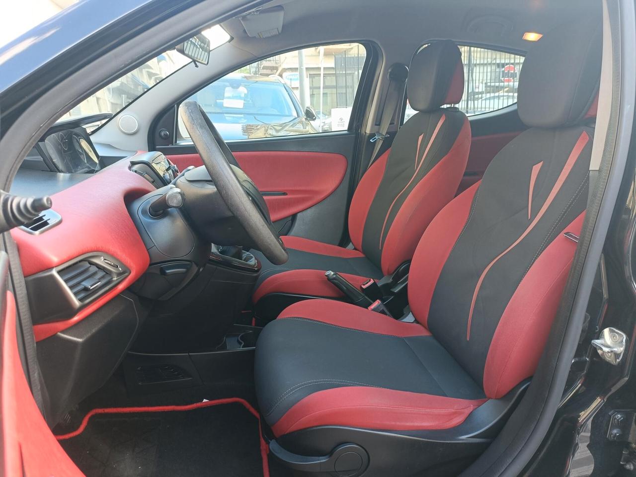 Lancia Ypsilon 1.2 69 CV 5 porte S&S PLATINUM