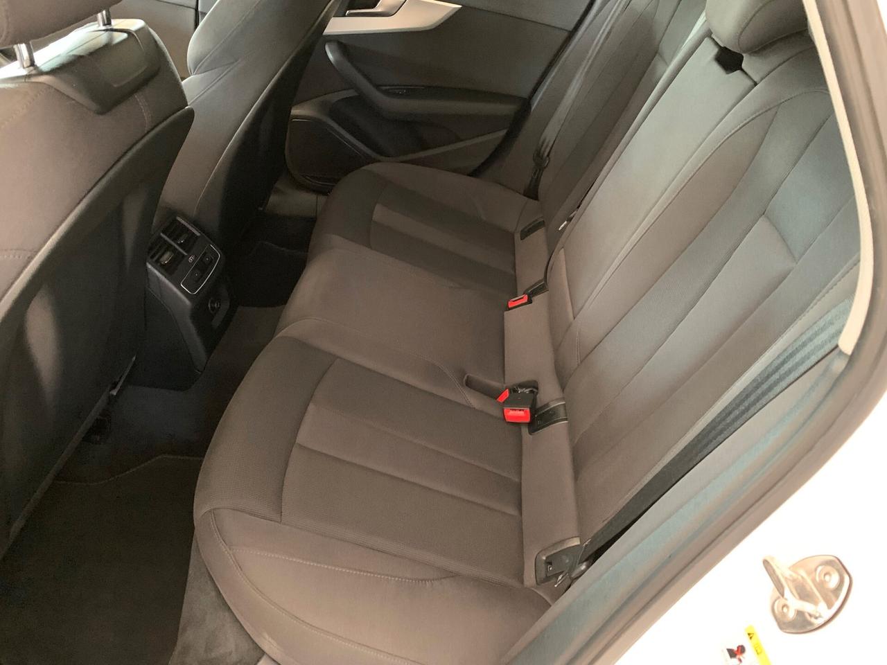 Audi A4 Avant 40 TDI quattro S tronic edition