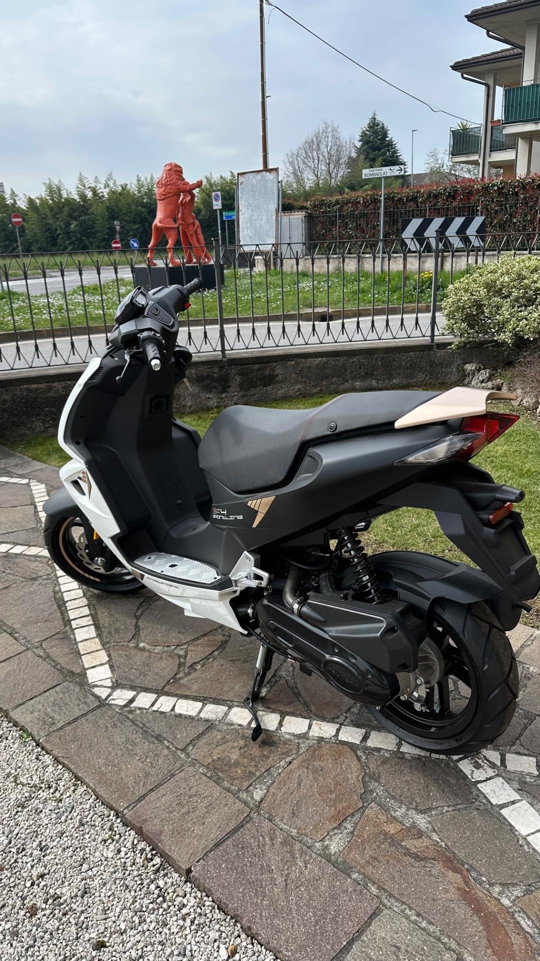 Peugeot Speedfight4 50 4 tempi km 0