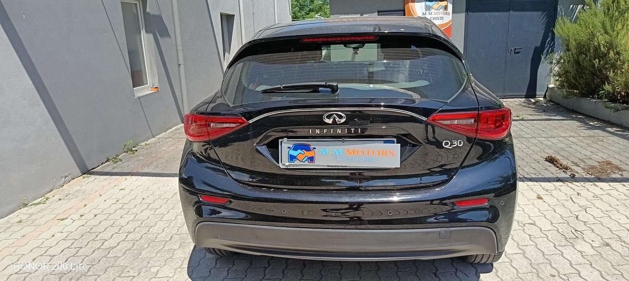 Infiniti Q30 1.5d Business 109cv