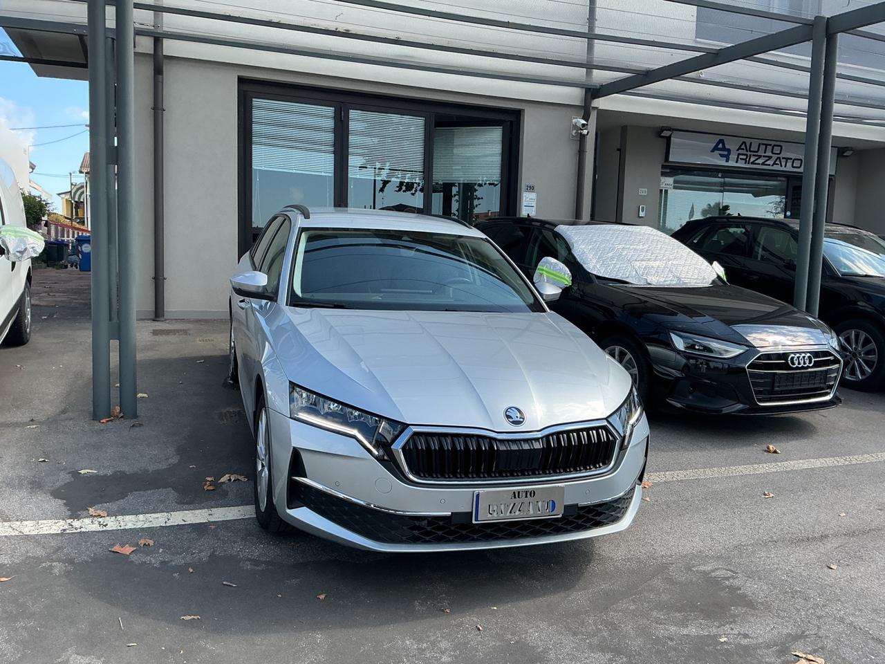 Skoda Octavia 2.0 TDI 150 CV DSG Wagon Selection - KM 22.000