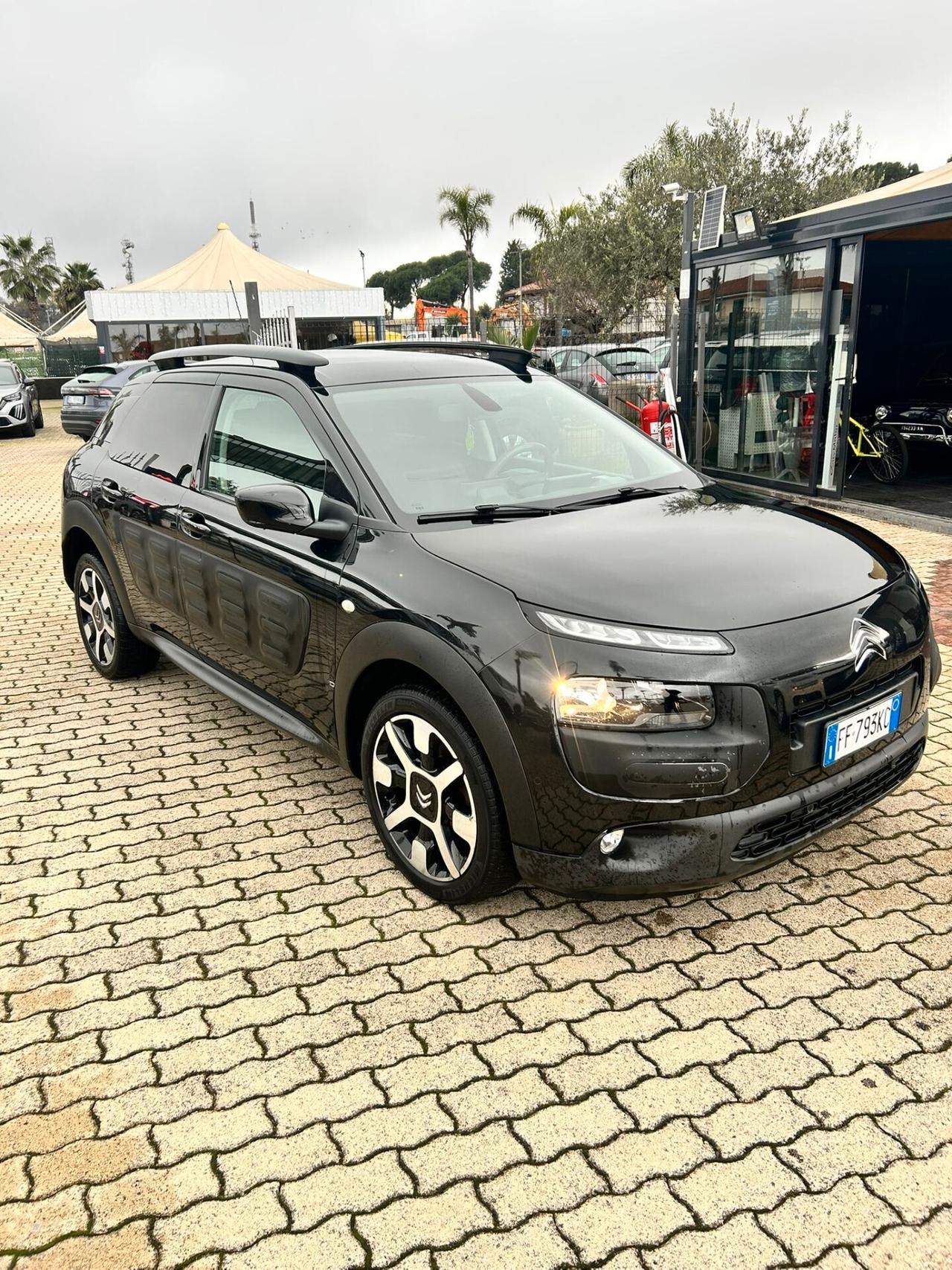 Citroen C4 Cactus BlueHDi 100 Shine 12 mesi garanzia automatica