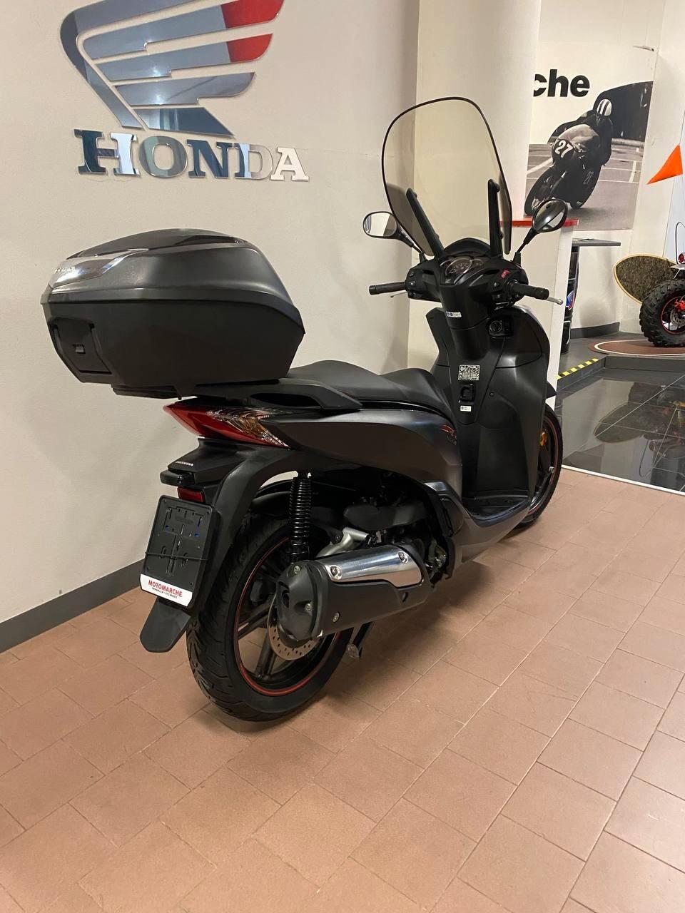 Honda SH 300 i sporty