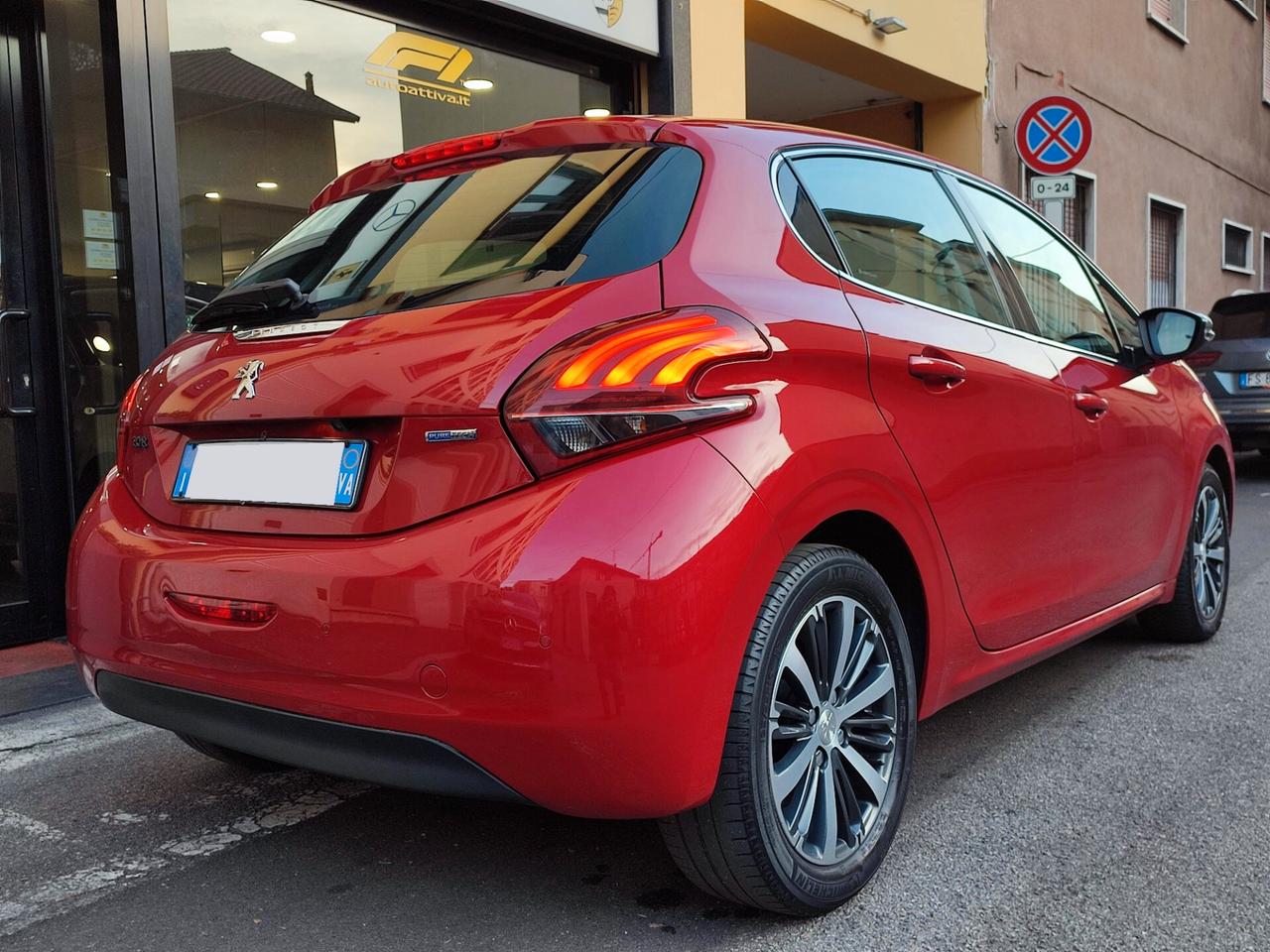 Peugeot 208 PureTech 82 5 porte Allure Ok Neopatentato