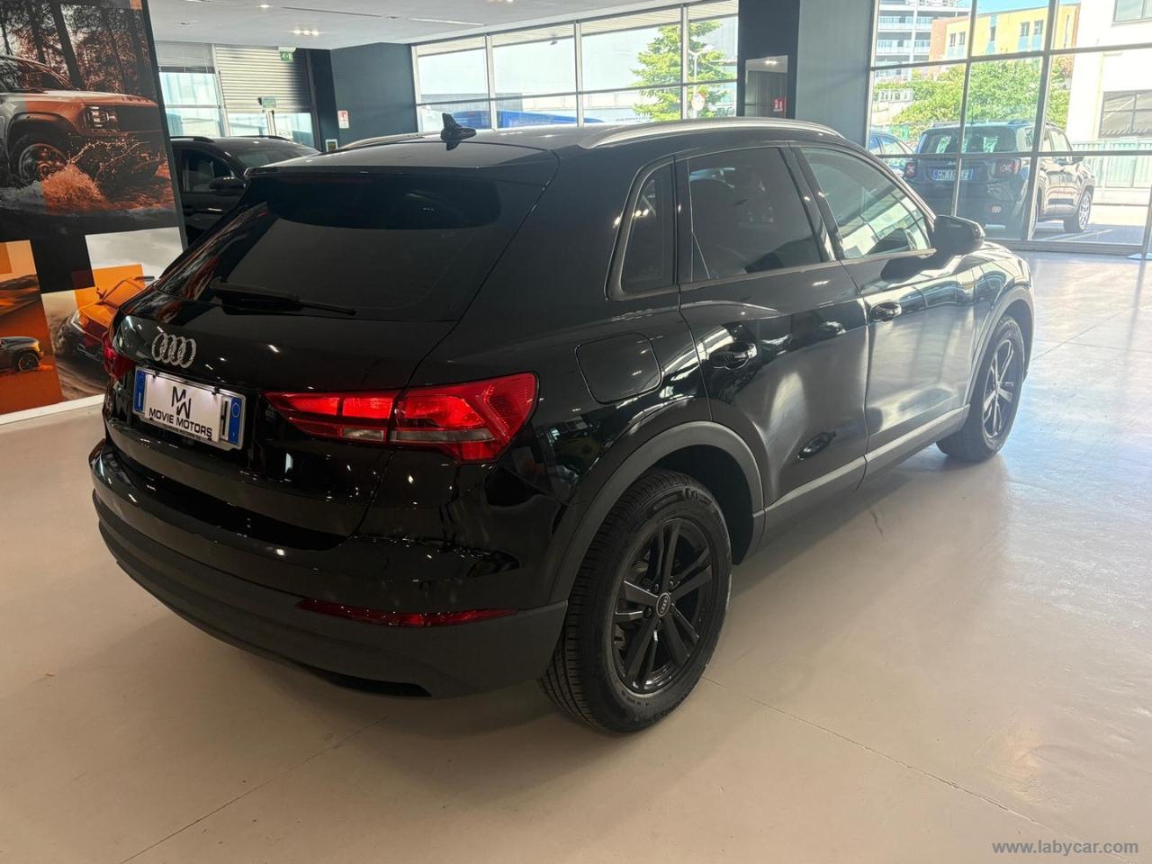 AUDI Q3 35 TDI S tronic Business Advanced