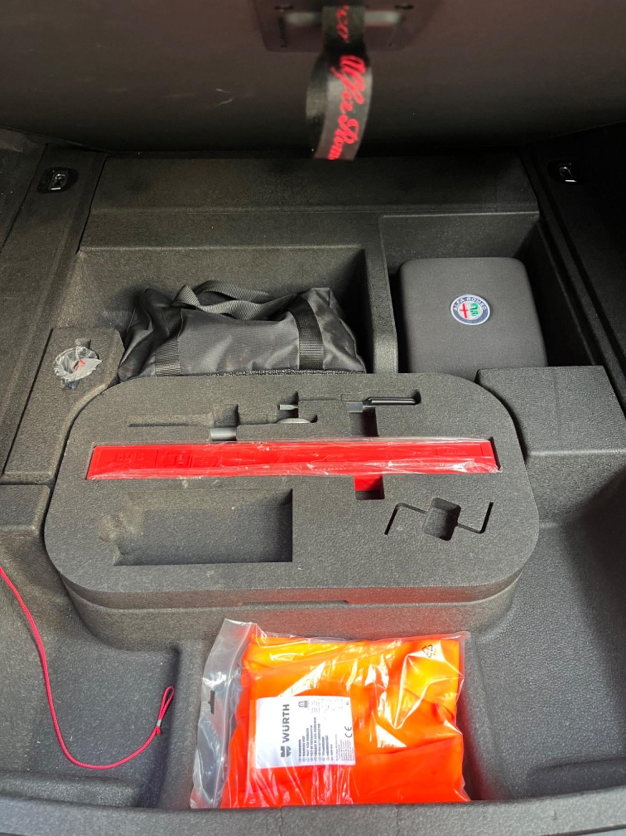 Alfa Romeo Stelvio 2.2 TOTAL BLACK 210 CV AT8 Q4 Executive