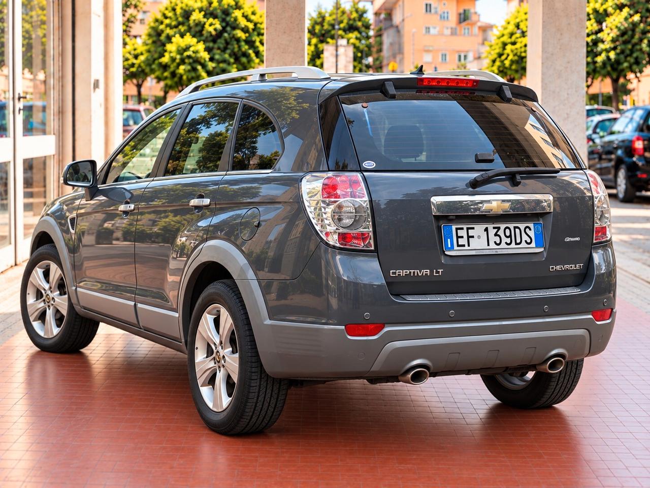 CHEVROLET CAPTIVA AUTOMATICA 7 POSTIPELLE • NAVIGATORE • RETROCAMERA • GARANZIA 12 MESI