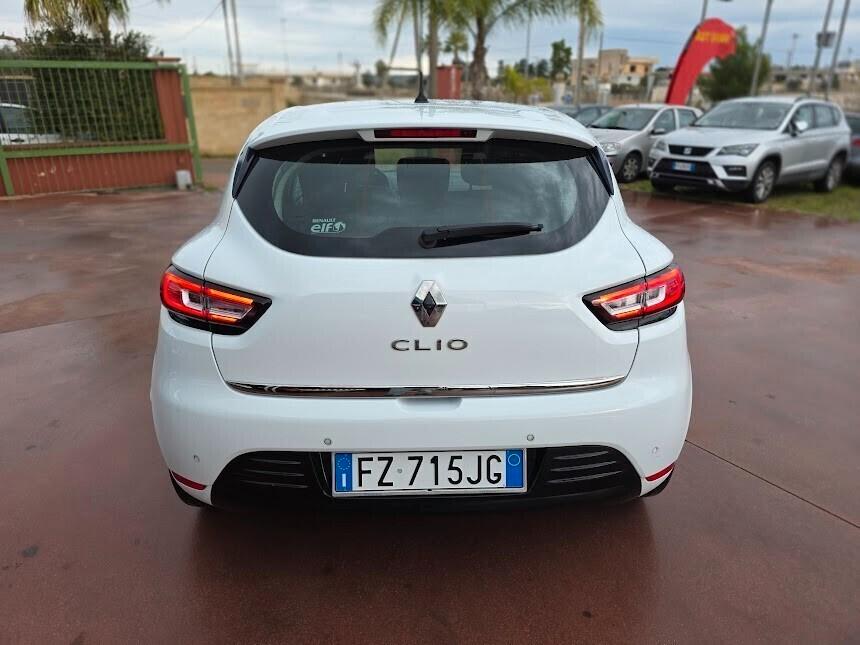Renault Clio TCe 12V 75 CV 5 porte Moschino Zen