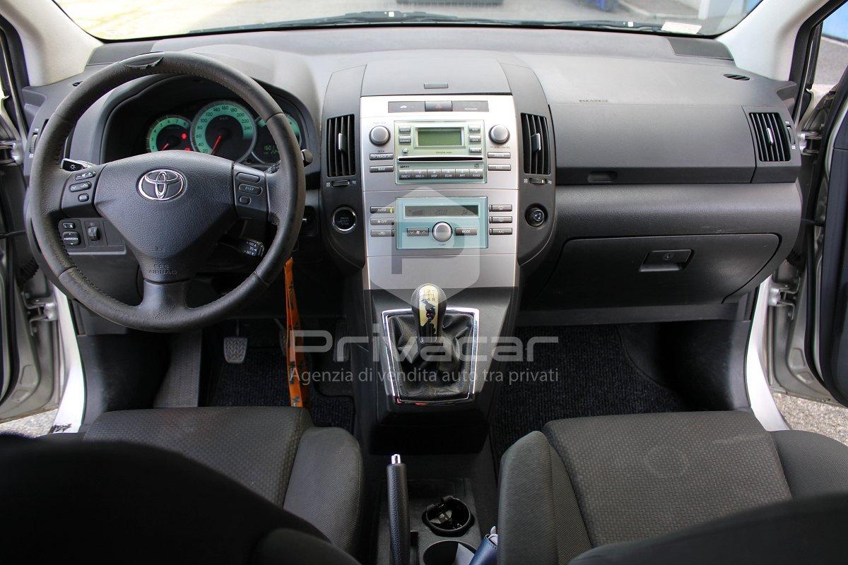 TOYOTA Corolla Verso 1.8 16V Sol