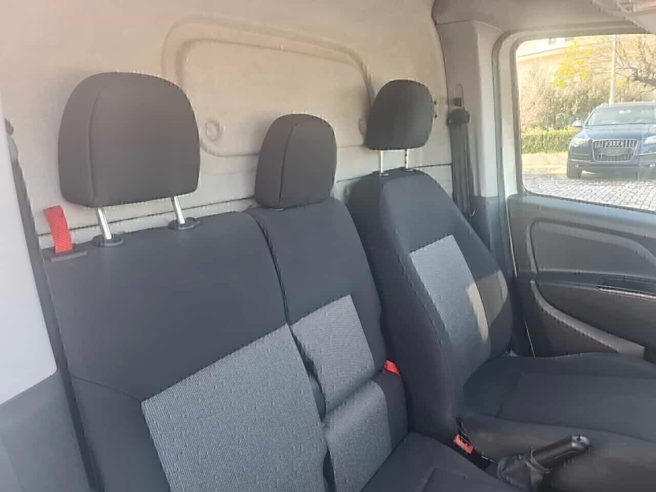 Fiat Doblò 1.4 T-Jet Natural Power PL-TN Cargo Maxi SX 3posti L2