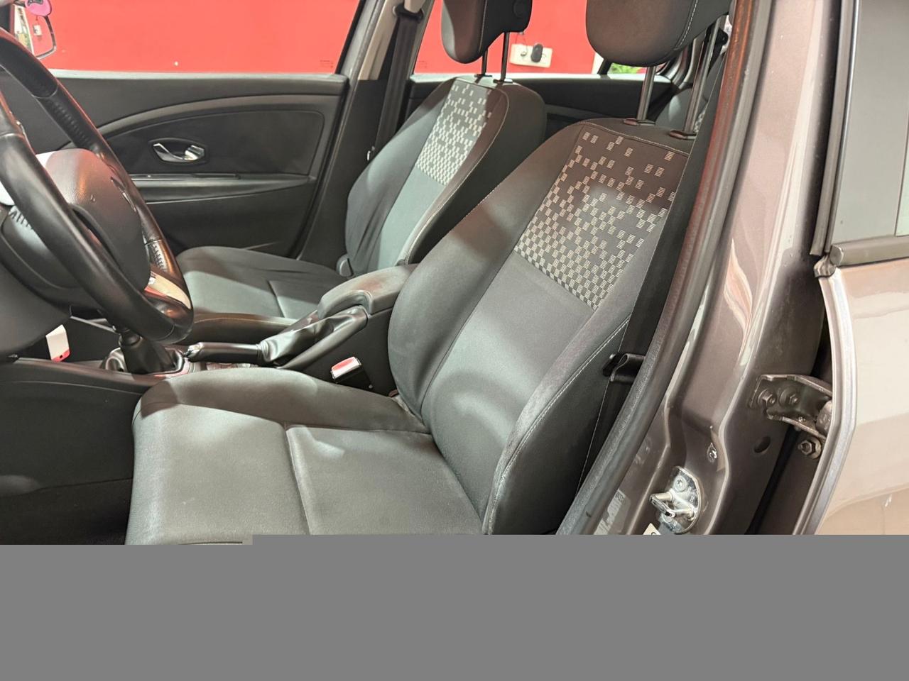 RENAULT Mégane 1.5 dCi 110 CV SporTour Live