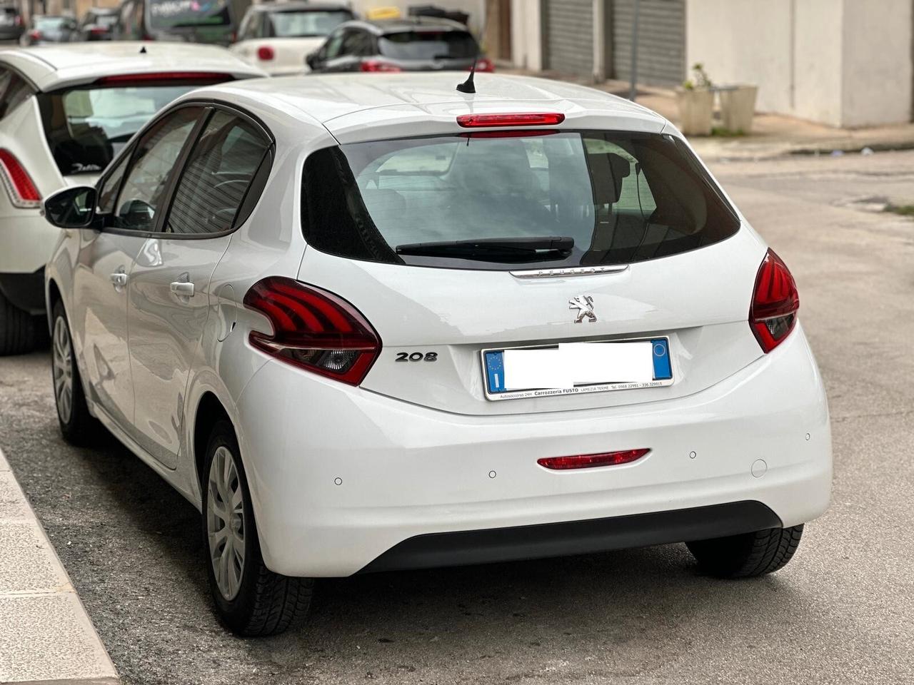 Peugeot 208 1.4 HDi 68CV 5 porte Allure