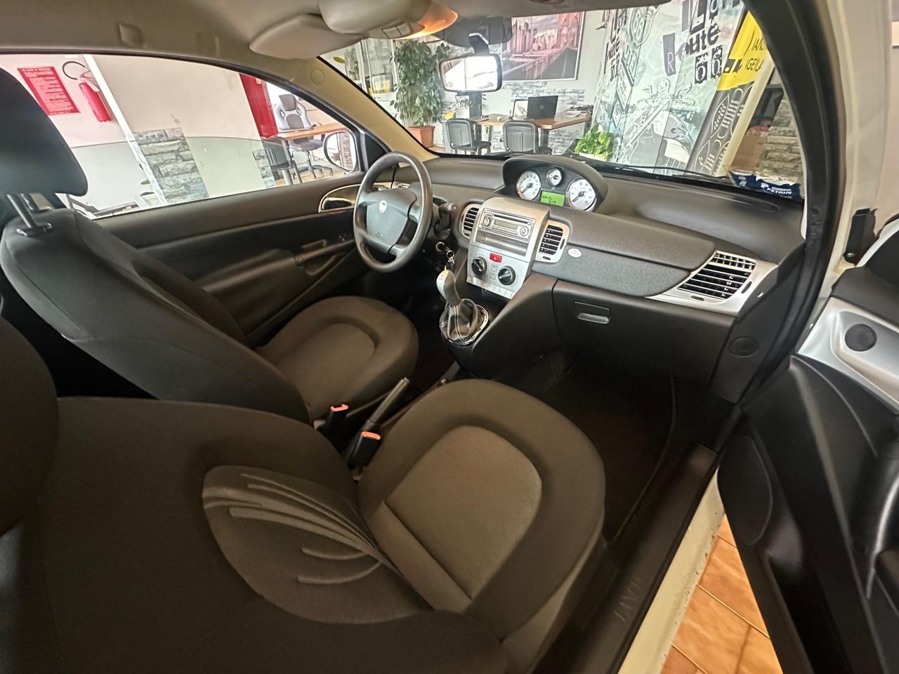 Lancia Ypsilon 1.3diesel per neopatentati
