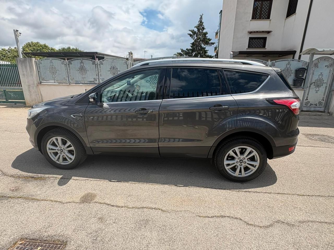Ford Kuga 2.0 TDCI 120 CV S&S 2WD ST-Line ANNO 2019