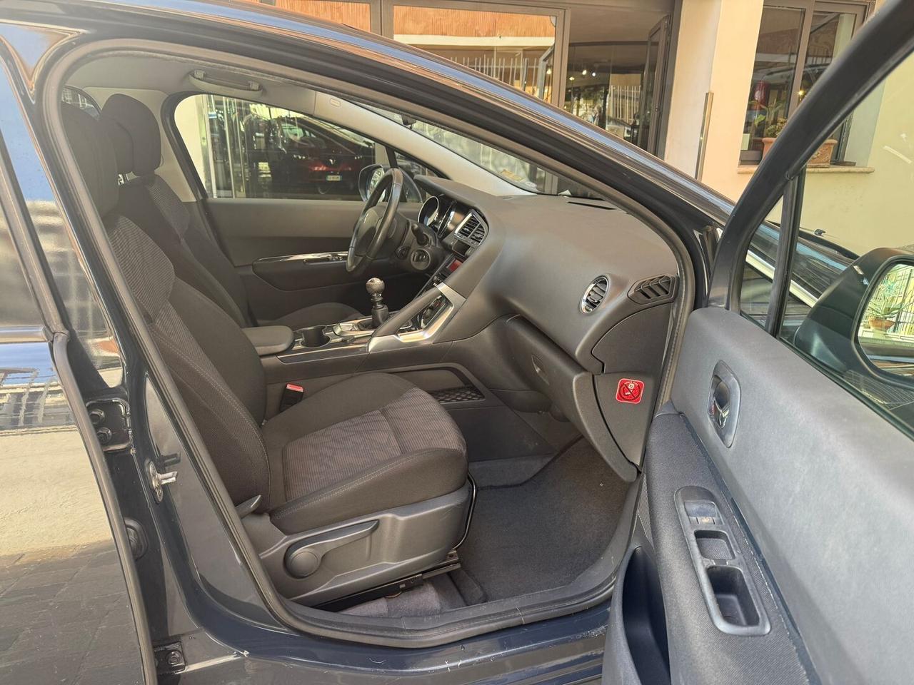 PEUGEOT 3008 1.6 HDi 110 CV Business UNIPRO