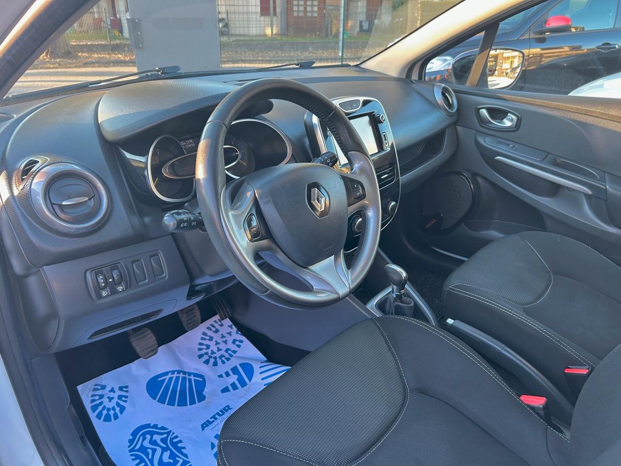 Renault Clio 1.2 5 porte UNIPROPRIETARIO - NEOPATENTATI