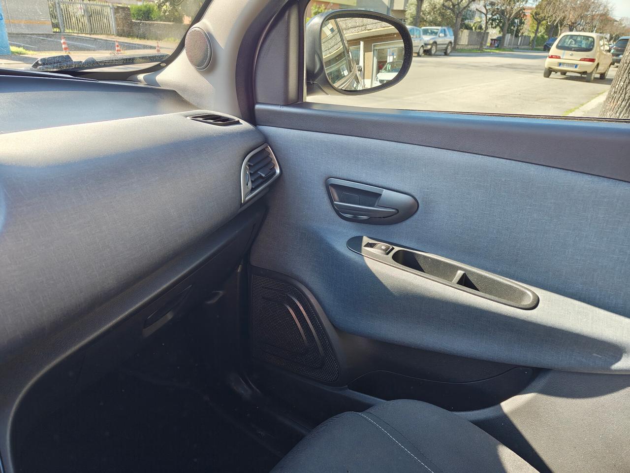 Lancia Ypsilon 1.0 FireFly 5 porte S&S Hybrid Gold Plus