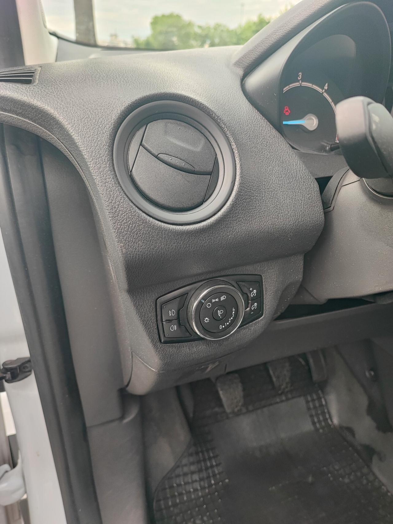Ford Transit Courier 1.5 TDCi 100CV Van Titanium