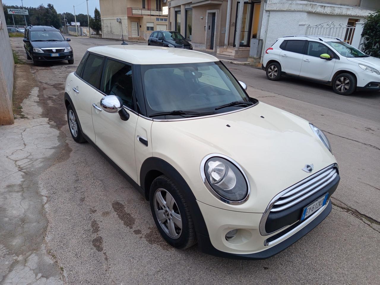 Mini 1.2 One automatica, navi