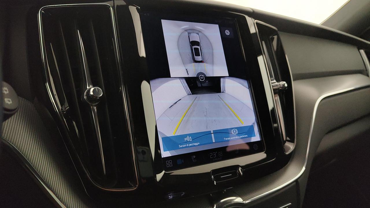 VOLVO XC60 2.0 b5 Plus Dark awd auto