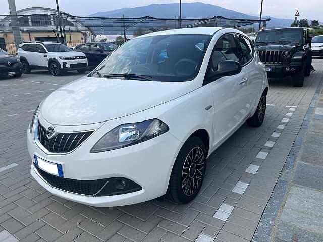 Lancia Ypsilon 1.0 FireFly 5 porte S&S Hybrid Platino