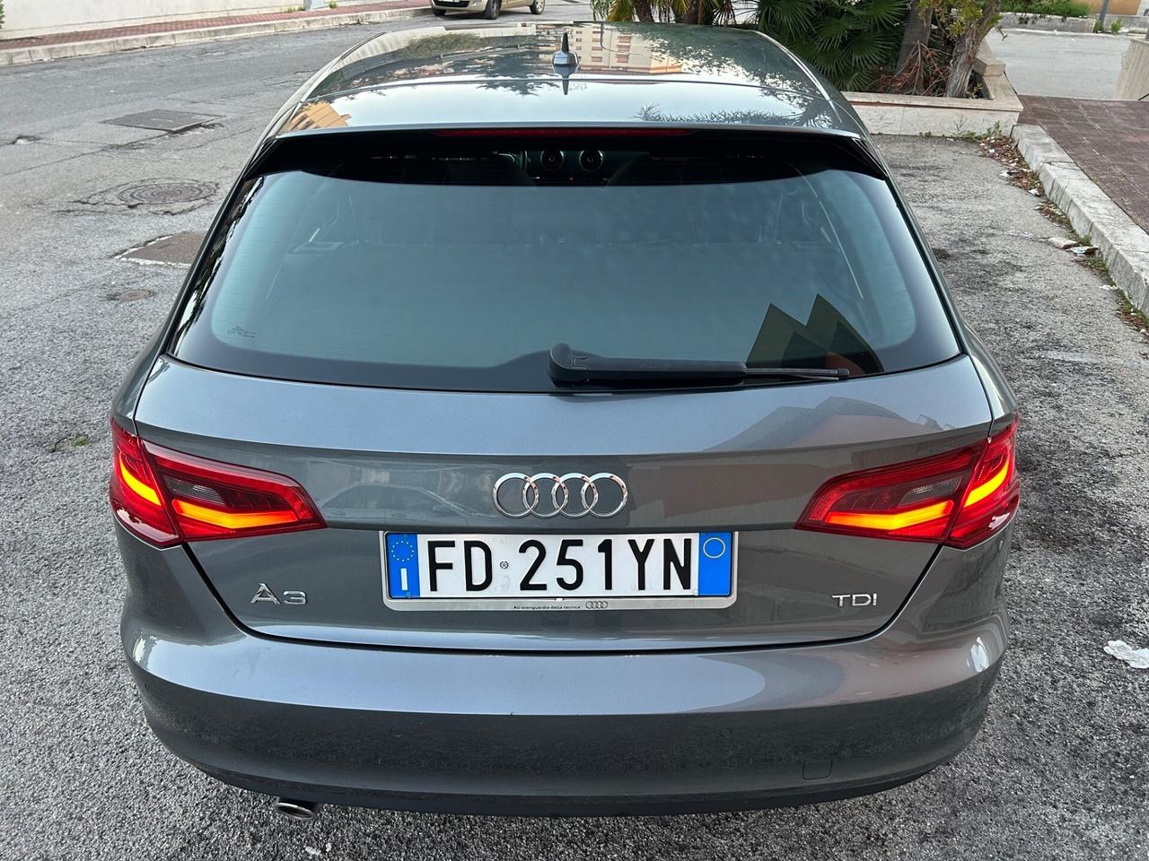 Audi A3 SPB 1.6 TDI Sport strafull!!!