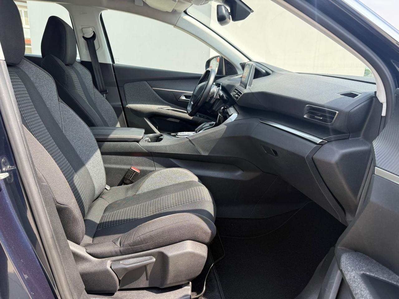 Peugeot 5008 7 POSTI