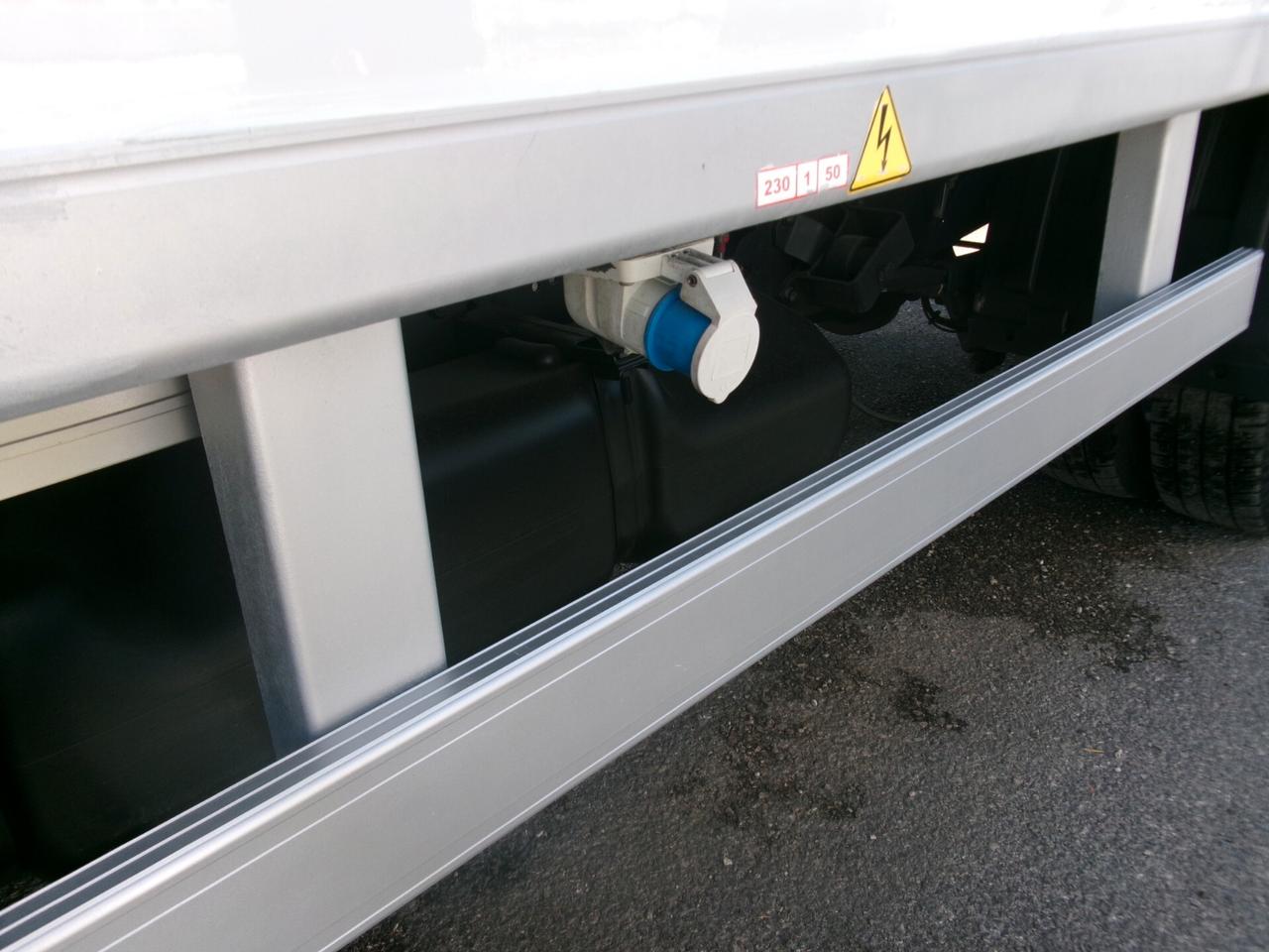 Iveco Daily 35C14 2.3 140CV E6 FRIGO+PEDANA CARICATRICE 10Q ATP FRCX -20° 09/2027 5 PEDANE 188000 KM
