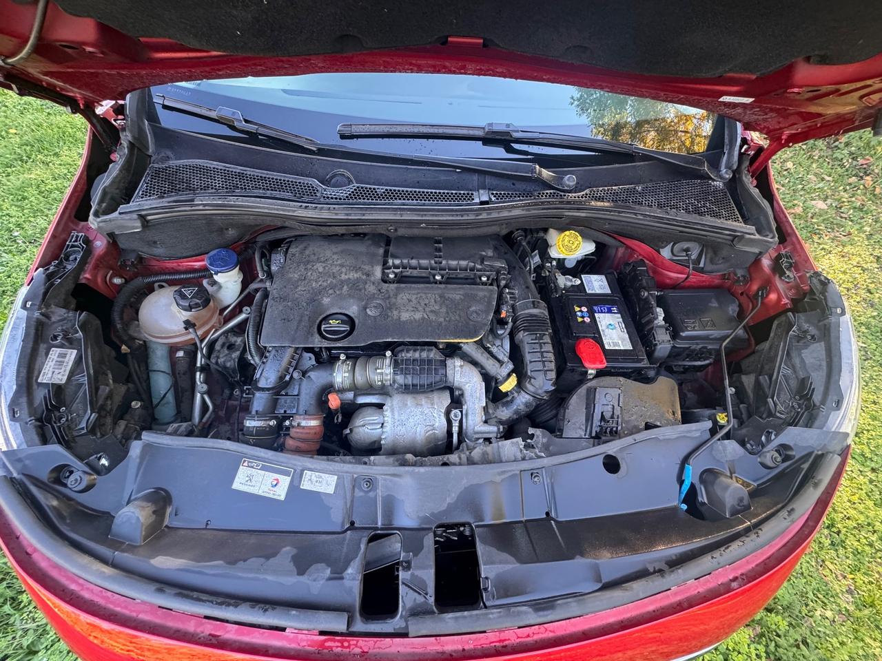 Peugeot 2008 1.6 d, cambio manuale, 140.000 km