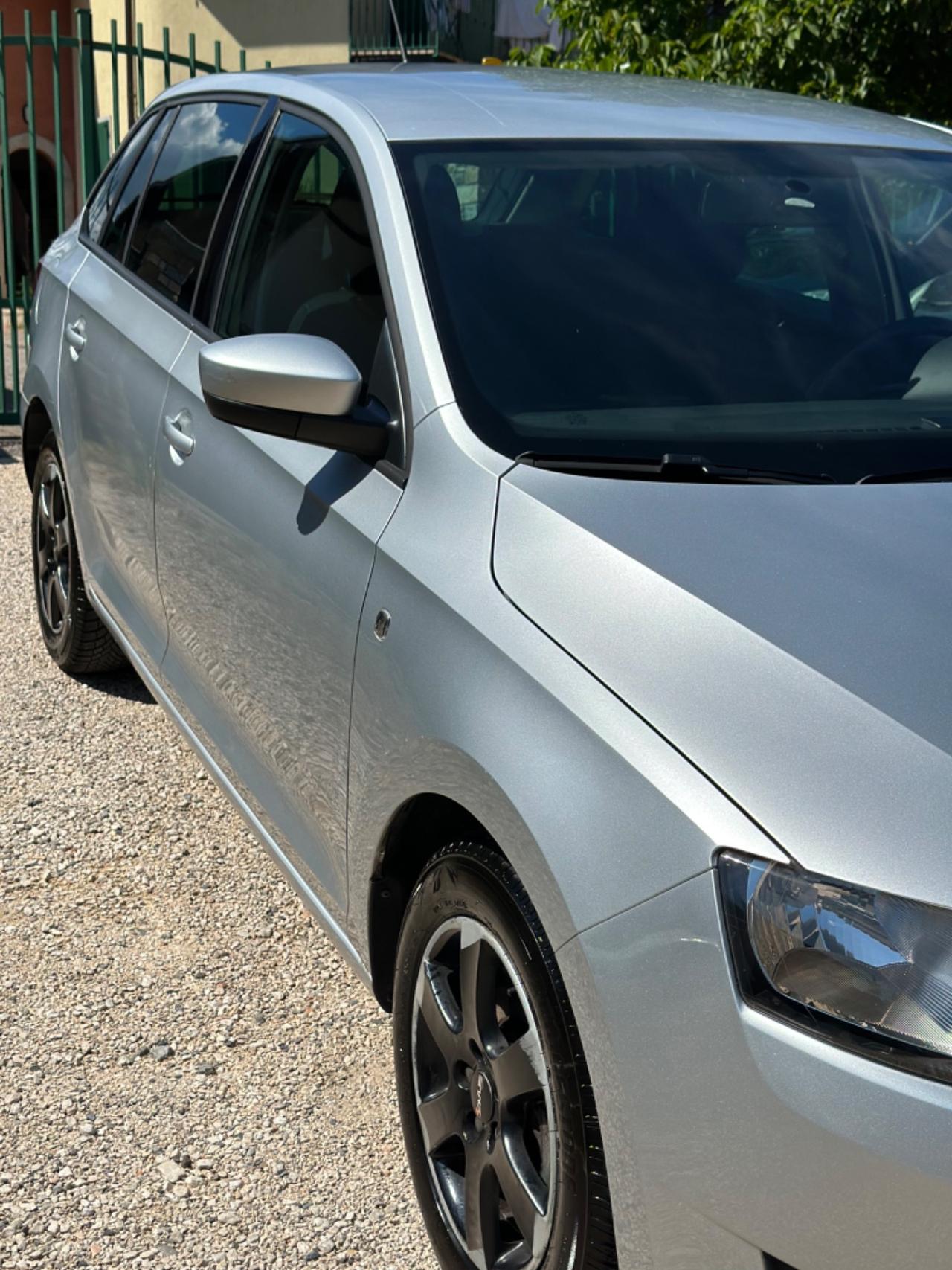 Skoda RAPID 1.6 TDI CR 105 CV STYLE KMCERT UNICOPR