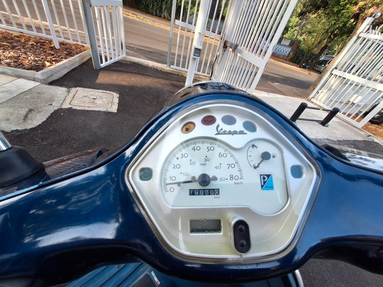 Piaggio Vespa 50 LX