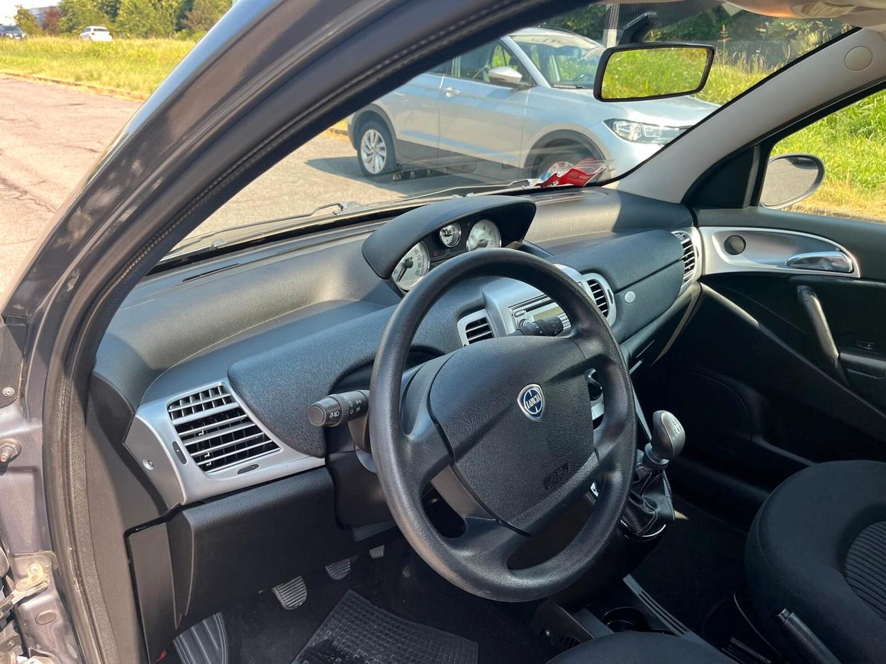 Lancia Ypsilon 1.2 **NEOPATENTATI**