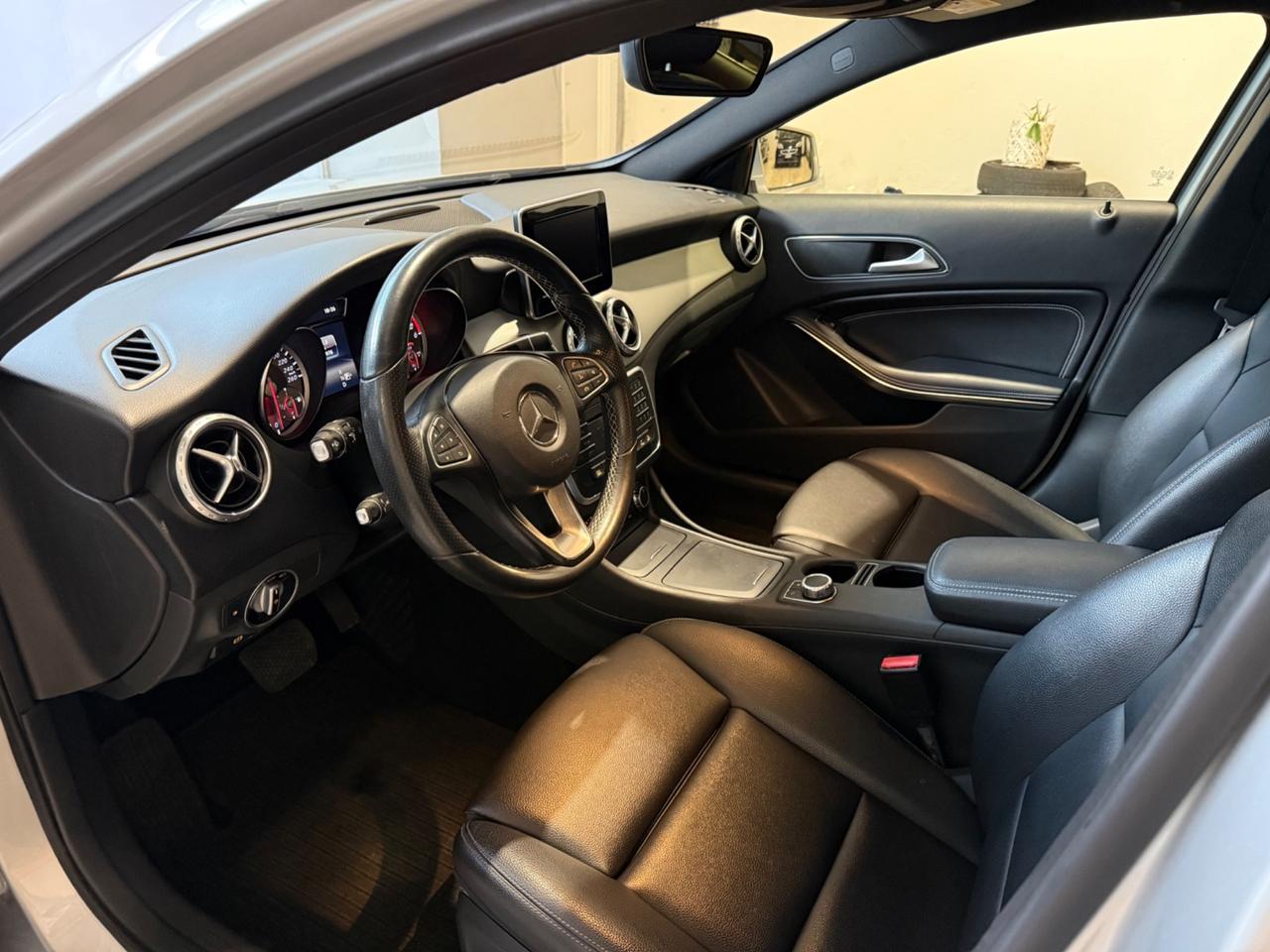 Mercedes-benz GLA 220 4MATIC PREMIUM