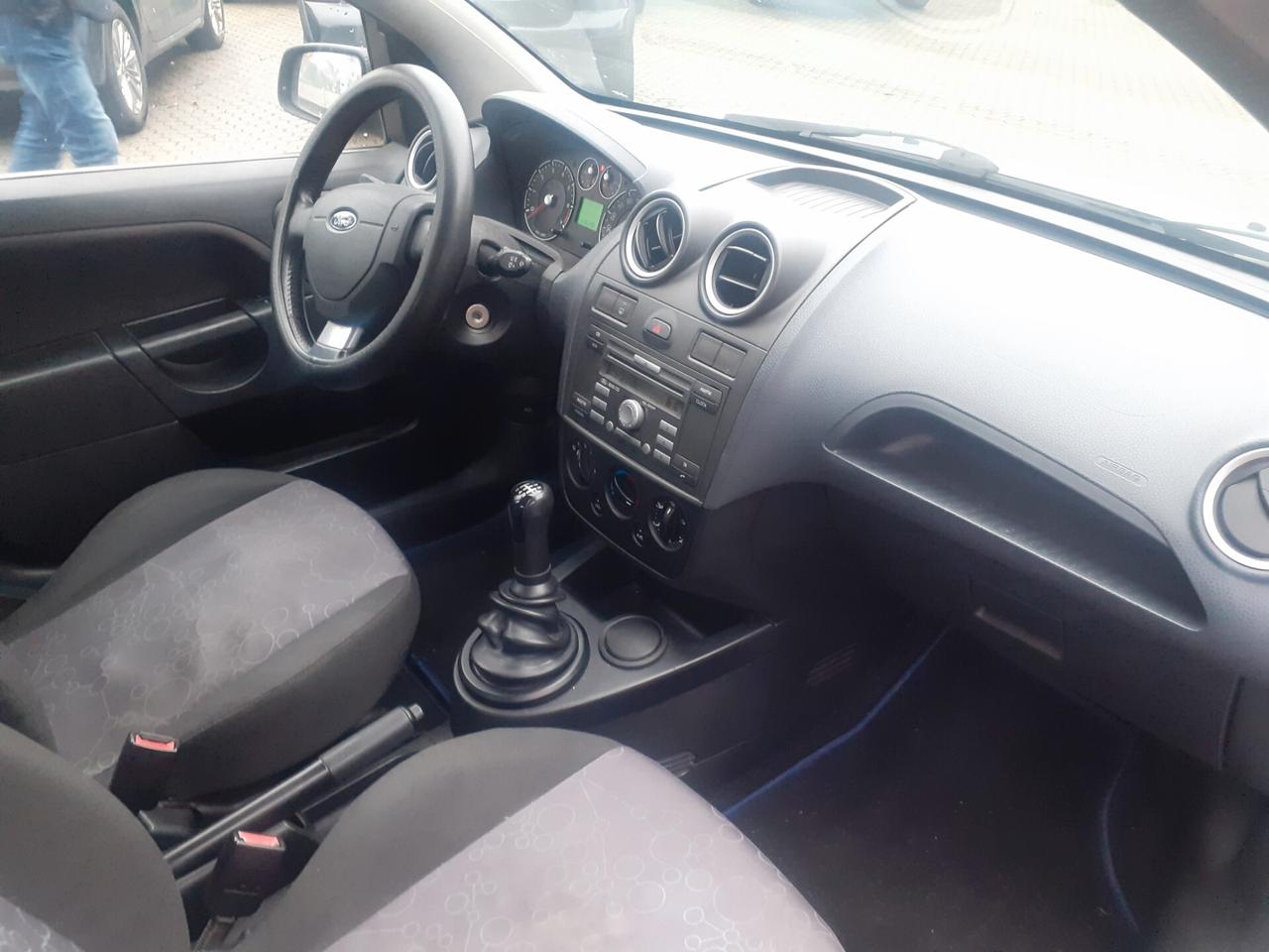 Ford Fiesta 1.2 16V 5p. Ghia