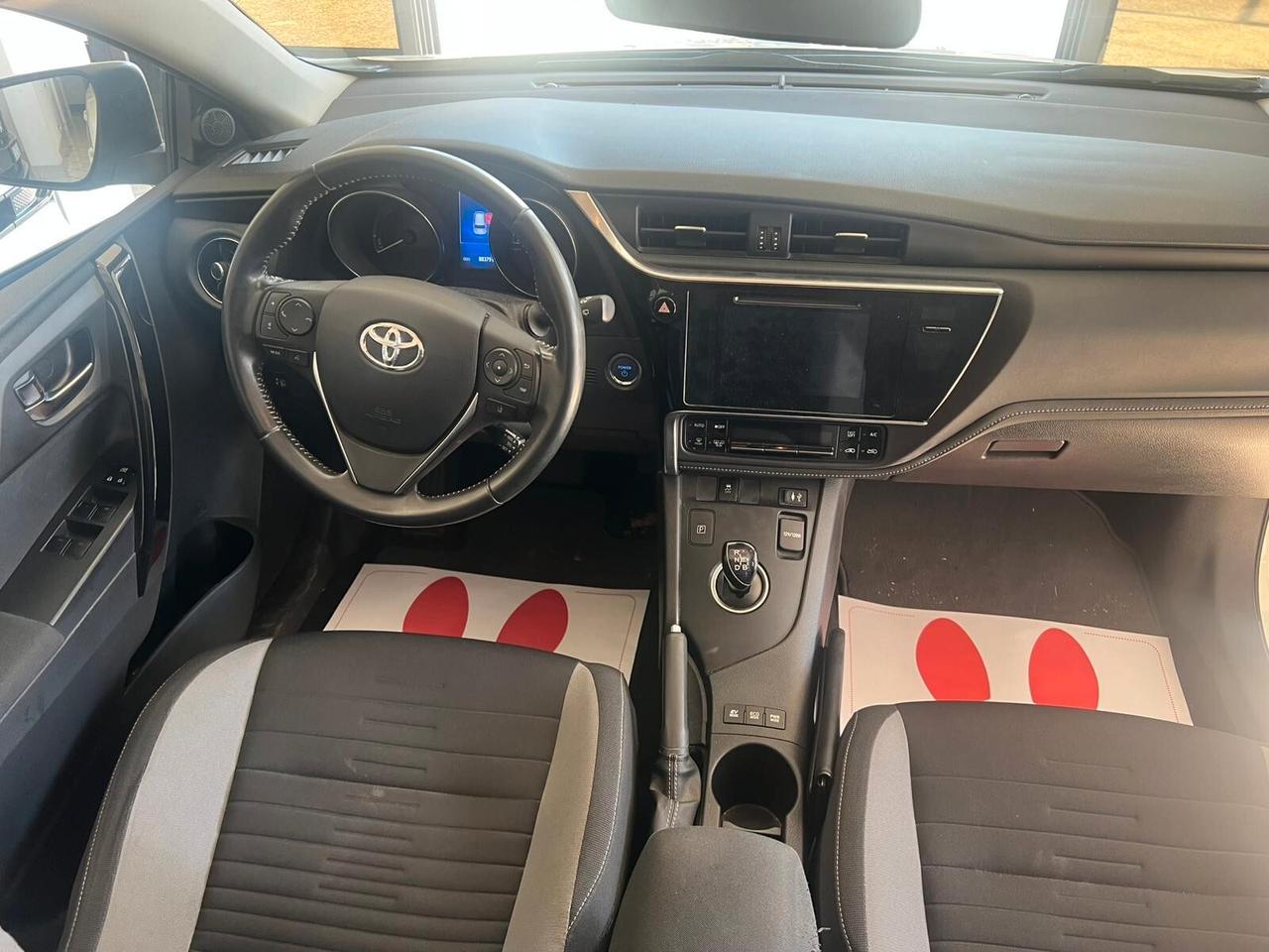 Toyota Auris Touring Sports 1.8 Hybrid Lounge