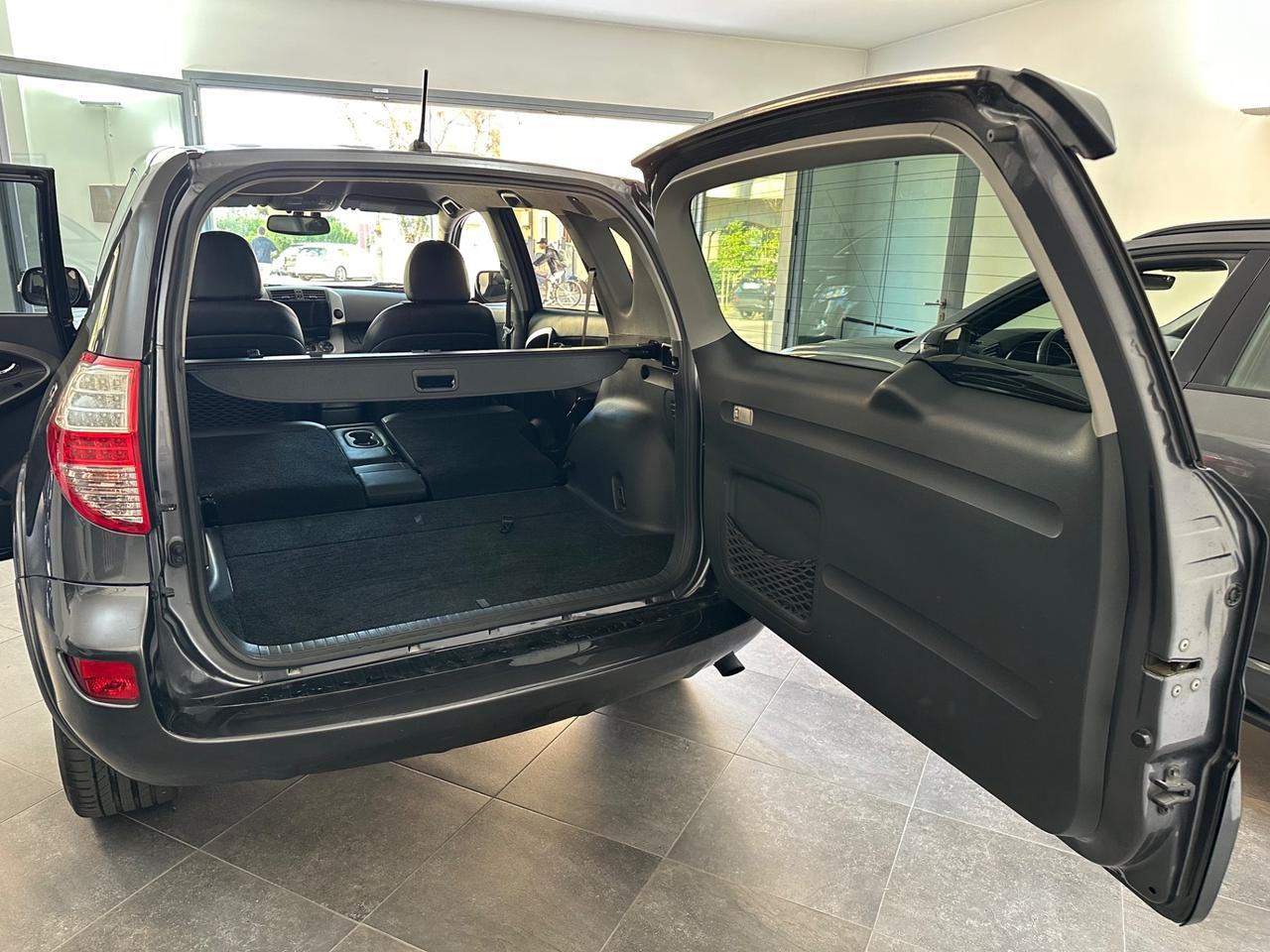 Toyota RAV 4 RAV4 Crossover 2.2 D-4D 150 CV Lounge