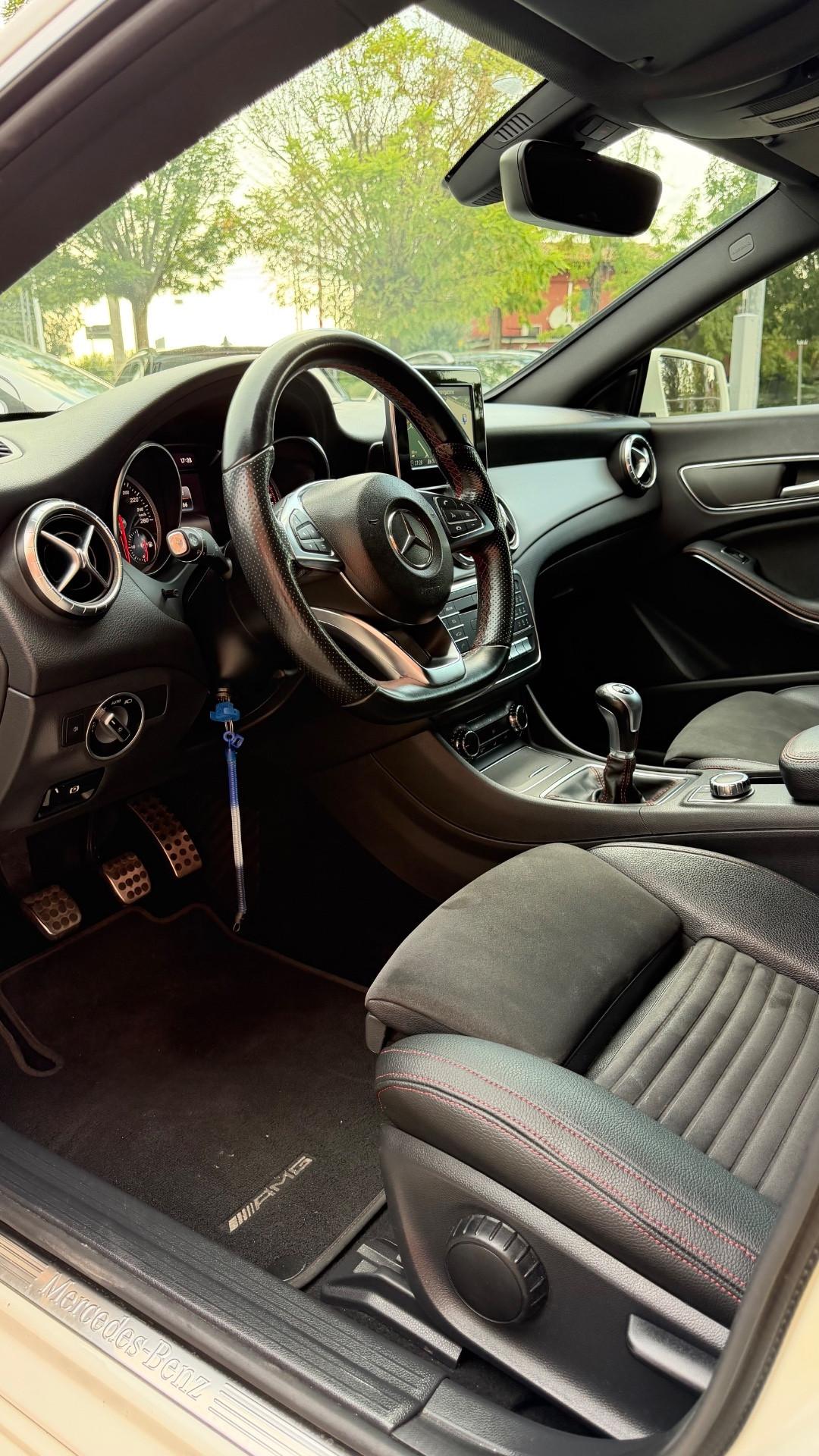 Mercedes-benz CLA 180 d Premium