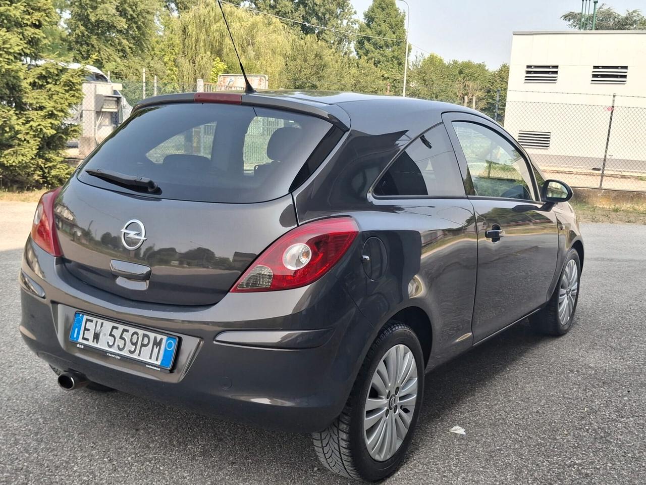 Opel Corsa 1.2 85CV 3 porte GPL-TECH b-color